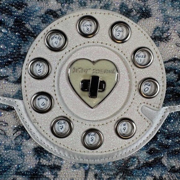 Betsey Johnson Kitsch Toile Pearl Blue and White Floral Phone Handbag Wireless - Picture 3 of 9